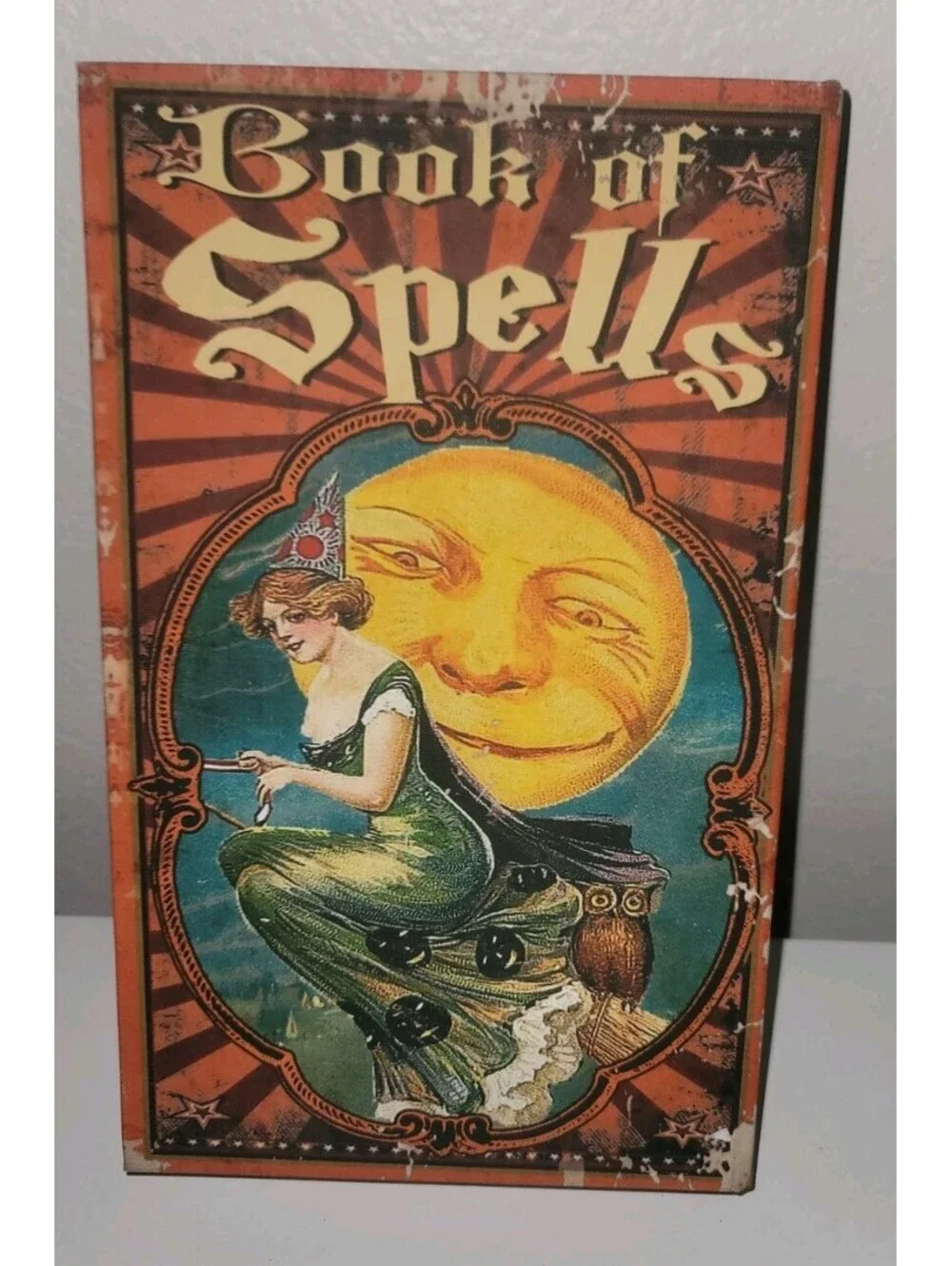 BOOK OF SPELLS WITCH HALLOWEEN HAUNTED CREEPY WOODEN BOOK BOX MEDIUM NEW
